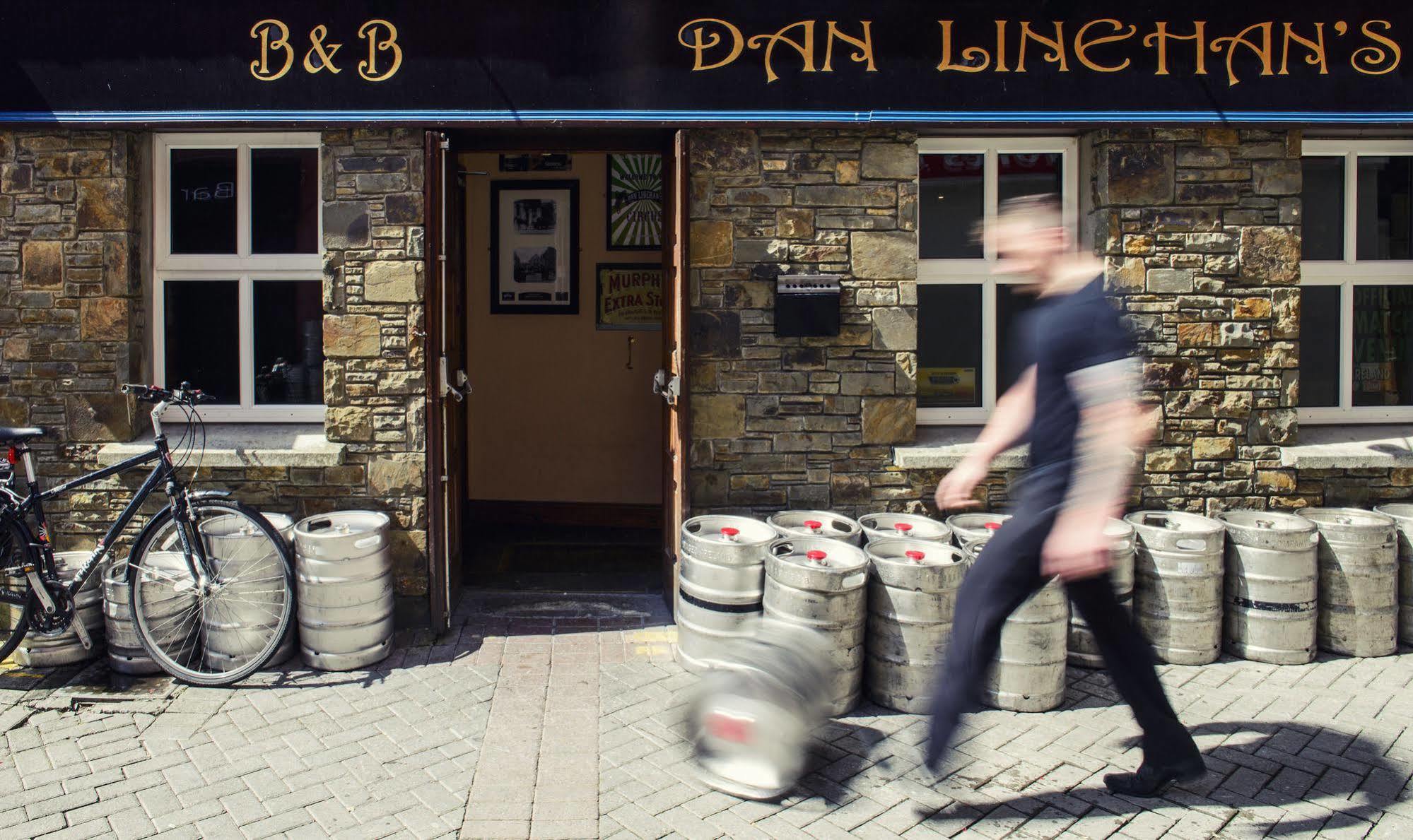 Dan Linehans Bar&B&B Killarney Exterior foto